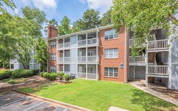 avenue at harbison exterior building